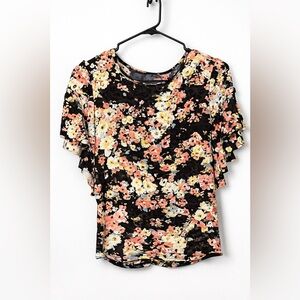 Medium Women’s Maurices floral crinkle gauze blouse with flutter sleeves.